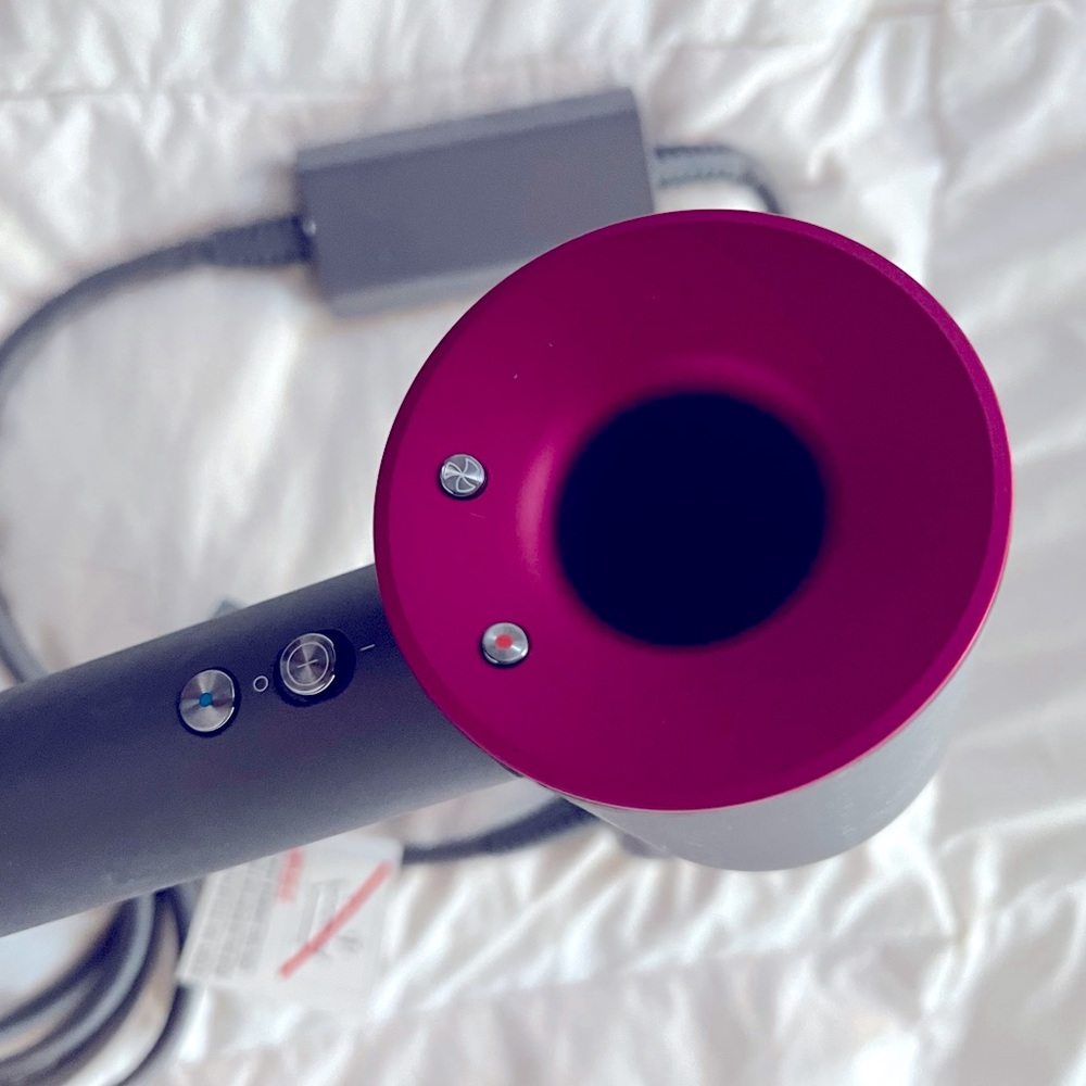 Dyson supersonic hairdryer